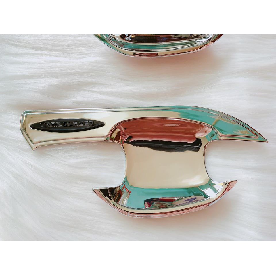 ỐP HÕM CỬA MẠ CROM TRAIBLAZER 4 CHI TIẾT