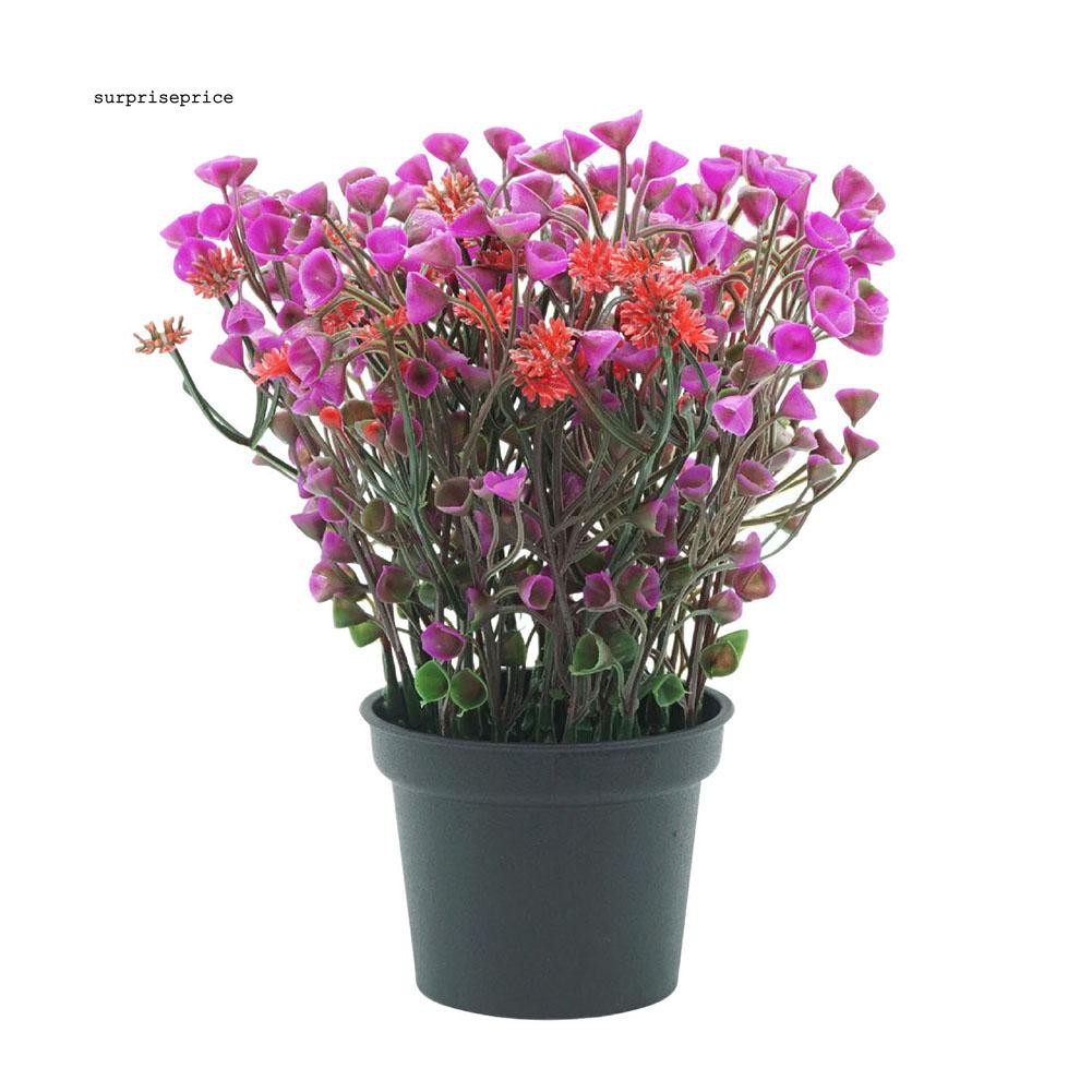 Chậu hoa nhân tạo trang trí khu vườn sinh động