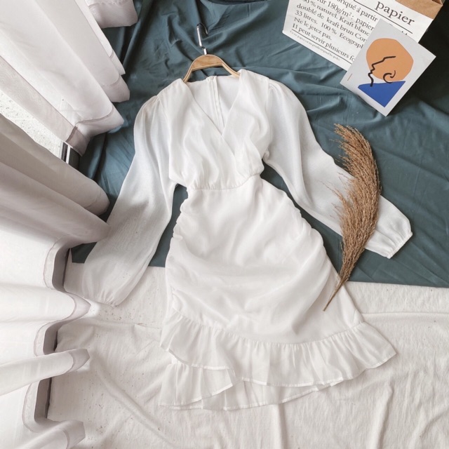 Đầm trắng tay dài bèo lai (kèm hình thật)