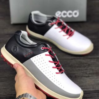 Giày đánh golf