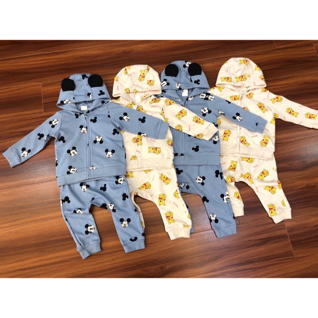 Bộ nỉ có mũ mickey và gấu pooh cho bé trai