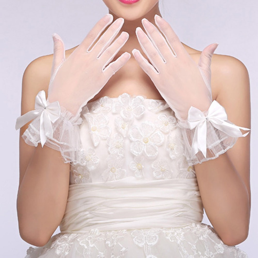 Đôi găng tay phối nơ dành cho cô dâu