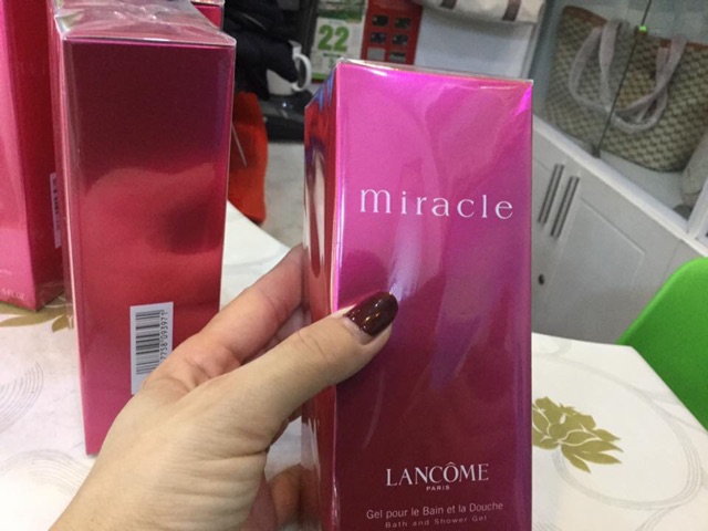 SỮA TẮM NƯỚC HOA LANCOME MIRACLE