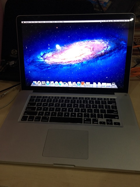 Bán macbook pro i7 15 inch 2011 đang sử dụng đẹp long lanh như mới