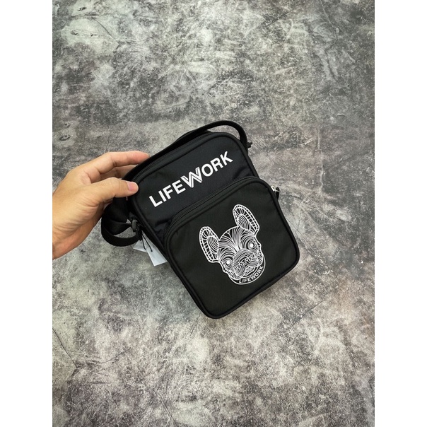 túi chéo crossbag LIFEWORK logo chó 3D  FULL TAG