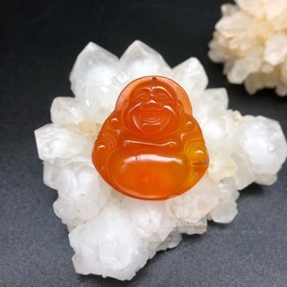 Phật di lặc mã não đỏ