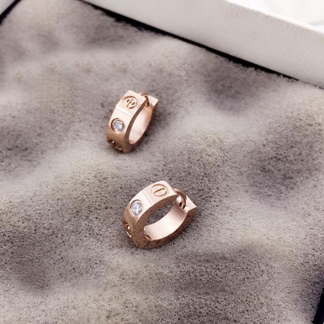 Bông tai titan dạng tròn đính đá BTT12