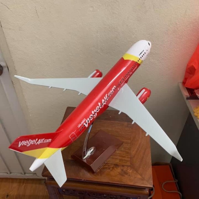 [Freeship 50K - Giá sỉ] Mô hình máy bay Vietjet Airlines 47cm Trắng Đỏ - Vật phẩm phong thủy -