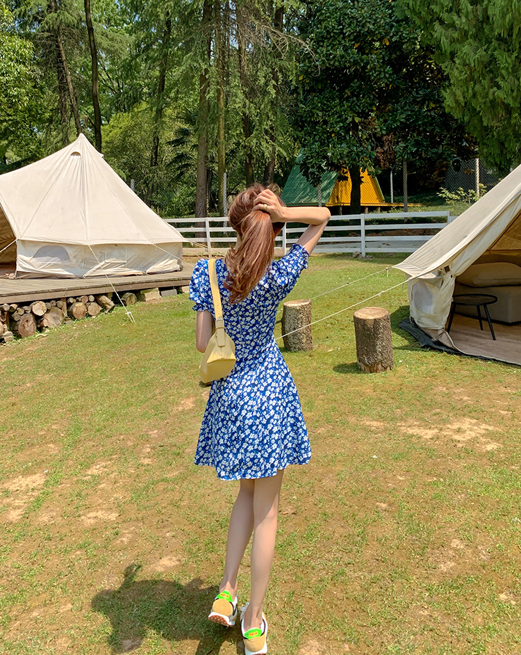 Váy midi dài 2021, đầm dài qua gố xòe hoa nhí cổ v đẹp màu đen thời trang hàn quốc | BigBuy360 - bigbuy360.vn