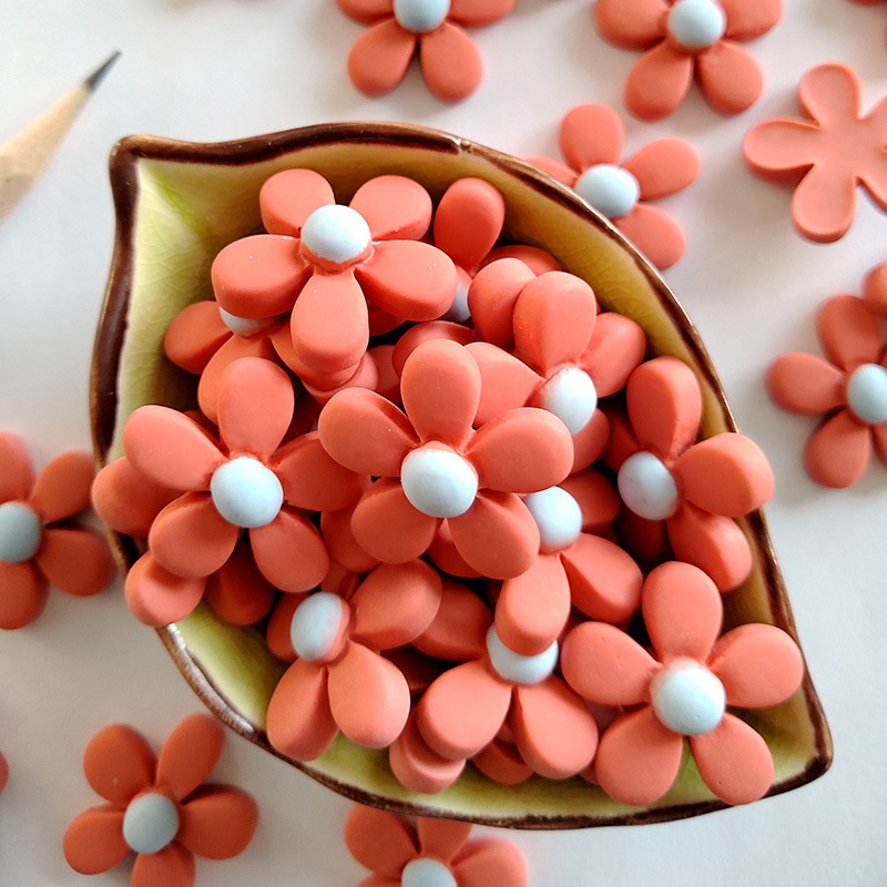 Set 10 phụ kiện trang trí quần áo/điện thoại hình bông hoa xinh xắn