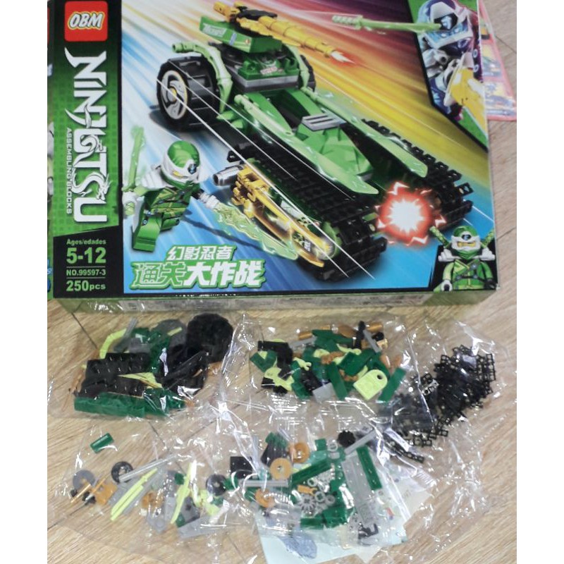 Lắp ráp 1 hộp LegoNinjutsu 99597 Siêu xe hoặc máy bay có 200 chi tiết bằng nhựa ABS rất đẹp