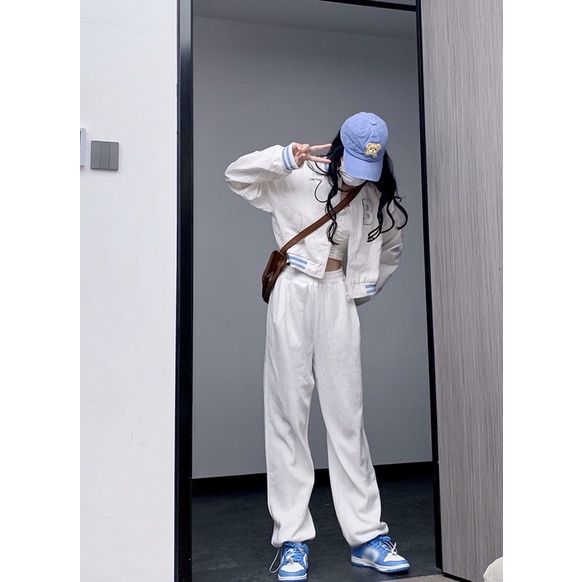 Áo Khoác Bomber Tiệm Vải Xinh  Set Áo Khoác Bomber Trắng Mix Quần Nỉ Ống Rộng AK004