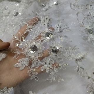 Ren cúc thêu kim tuyến