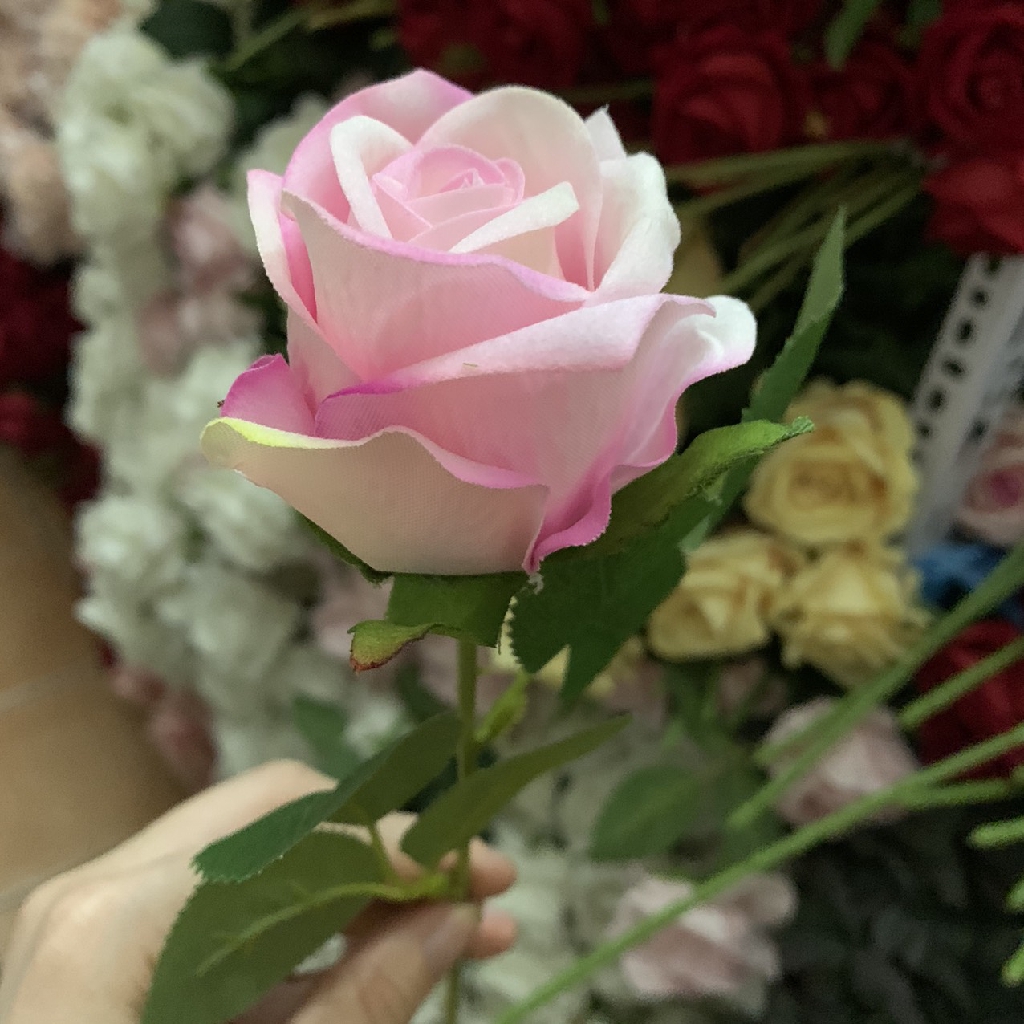 Hoa hồng size nhỏ Hoa giả nhân tạo giống thật 99%
