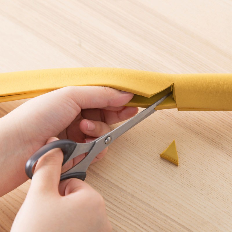 Cuộn mút xốp cao su 200cm + băng keo 2 mặt bọc mép bàn an toàn cho bé