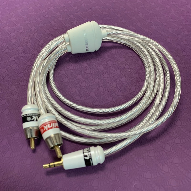 Dây tín hiệu đầu 3.5 ra 2 đầu hoa sen Ultralink Canada
