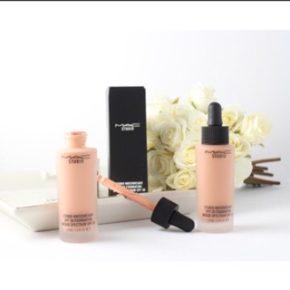 Kem nền MAC Studio Waterweight Foundation SPF 30