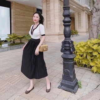 Set áo kèm chân váy xếp ly