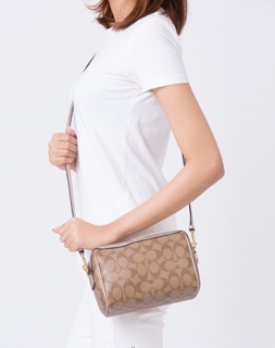 Túi Coach đeo chéo hộp