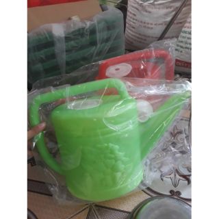 Bình tưới cây bằng nhựa nhiều màu