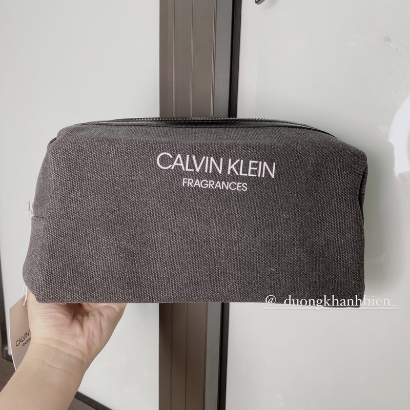 Túi đựng mỹ phẩm hiệu Calvin Klein
