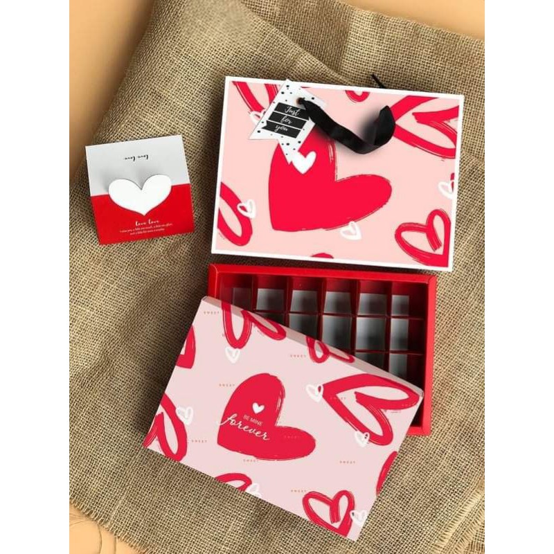 [GIÁ TỐT] Hộp socola 24 ngăn