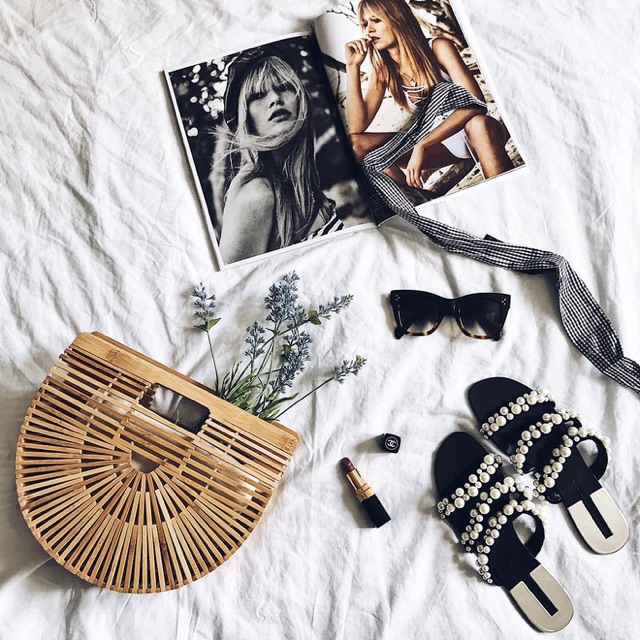 TÚI NỬA VẦNG TRĂNG, TÚI TRE