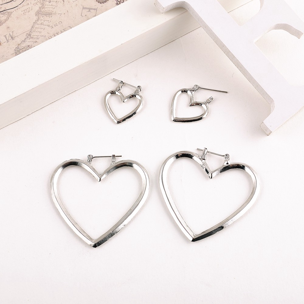 Set đôi bông tai hình trái tim nhỏ và hình trái tim lớn thiết kế đơn giản cho nữ