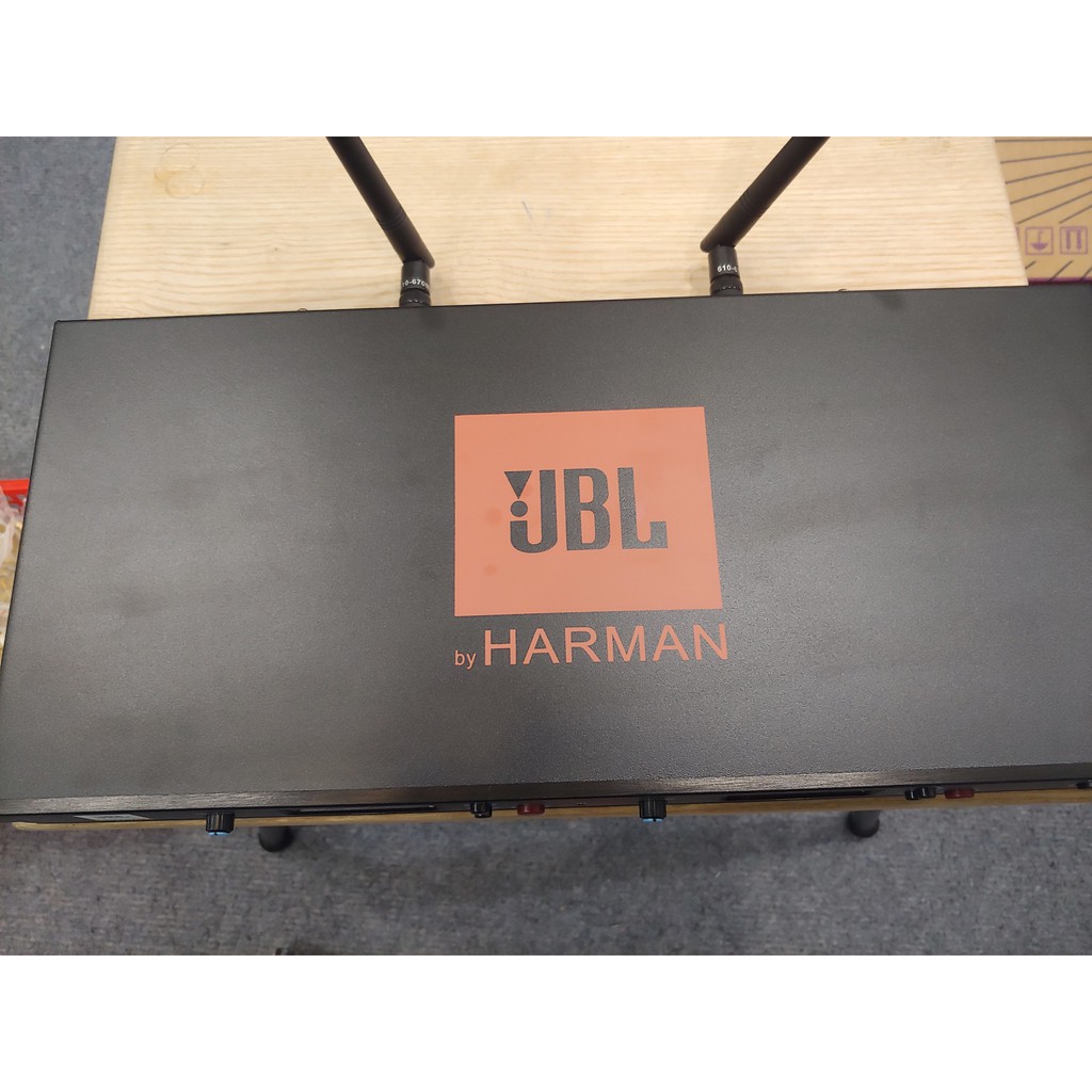 Micro không dây JBL VM500 phiên bản 2022