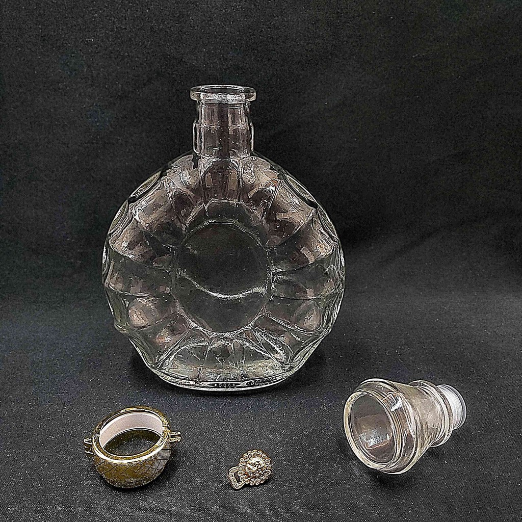 Vỏ chai rượu đẹp 500ml thủy tinh cao cấp mẫu X-O REMY – Kiếu dáng vương giả, chưng bàn ăn vô cùng sang trọng (Mẫu C16)