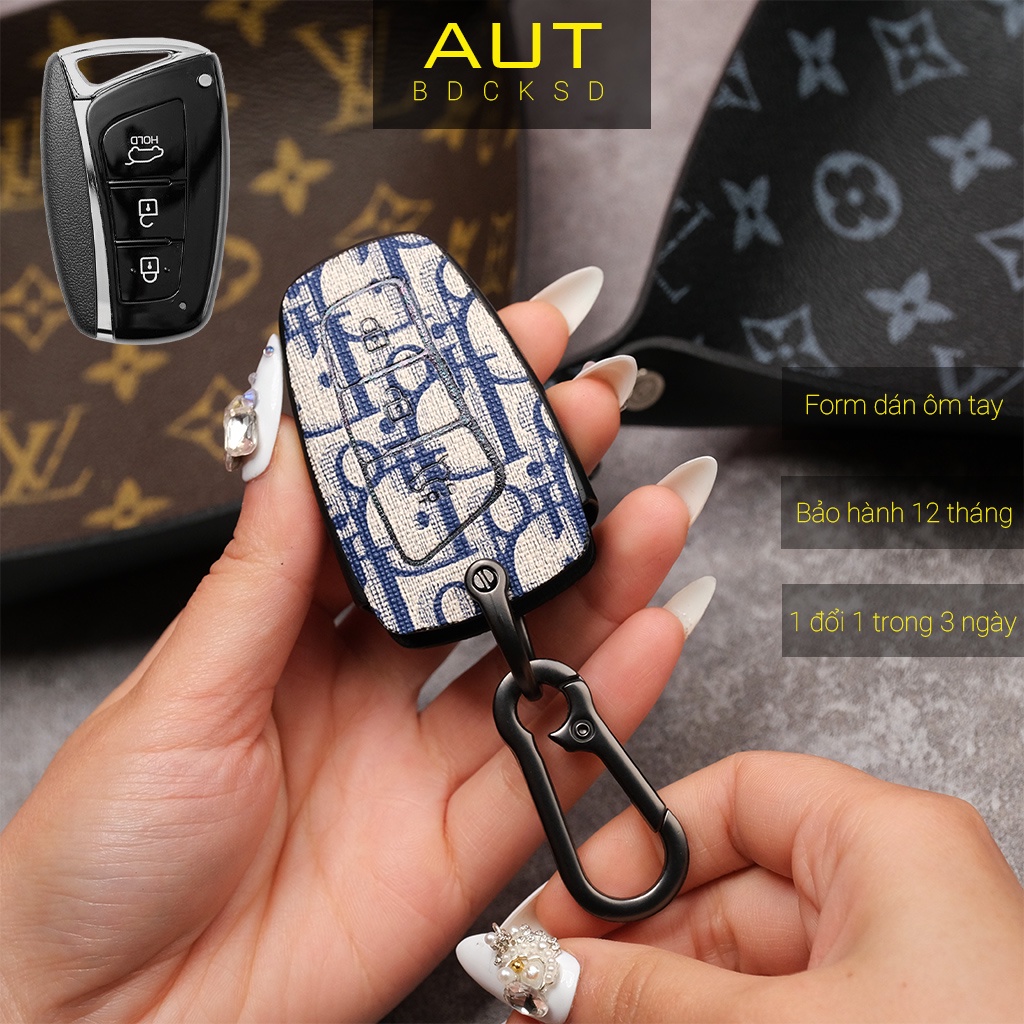 Bao da bảo vệ chìa khoá xe Hyundai Santafe và chìa khóa độ Dior Handmade móc đen
