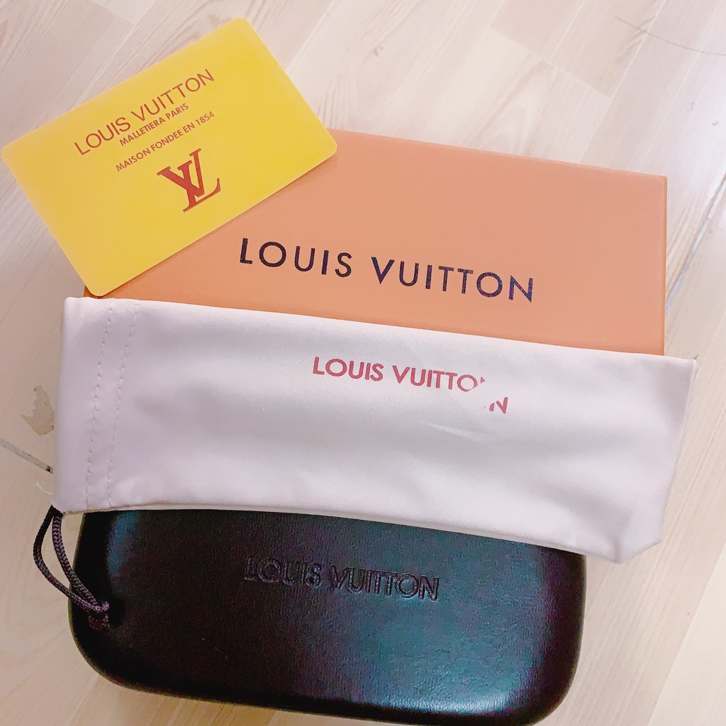 HỘP ĐỰNG MẮT KÍNH Lous