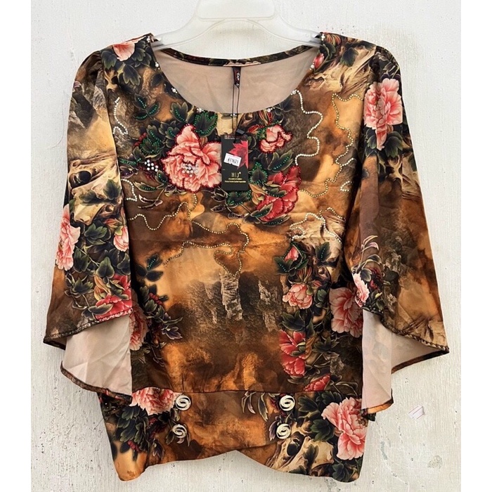 Áo Nữ Trung Niên Tay Loe Hoạ Tiết Bông Đính Đá Phối Nút Hàng Quảng Châu Cao Cấp Free size 48-65kg