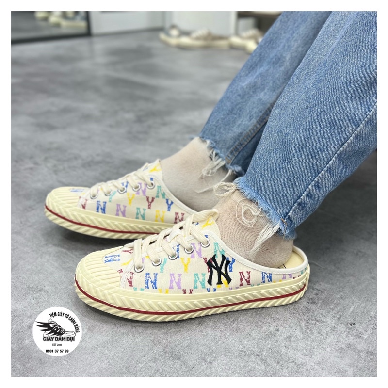 Giày đạp gót MLB, hoạ tiết momo