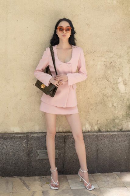 Set vest hồng chân váy