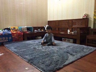 Thảm lông trải sàn phòng khách