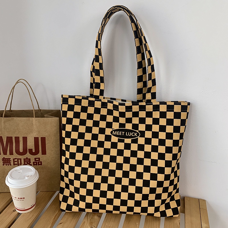 Túi tote vải họa tiết CARO có khóa zip kéo