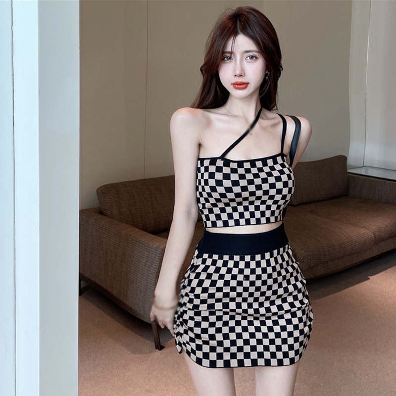 Áo Lửng Cổ Yếm Đan Dây Lưng Phong Cách Hàn Quốc Cho Nữ