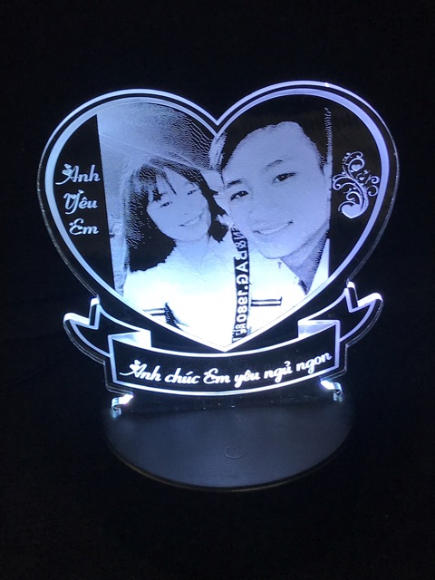 Đèn Led 3d khắc hình ảnh laser đổi 7 màu sáng tạo