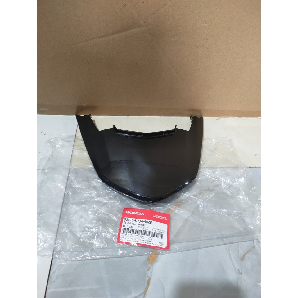Ốp đuôi sau - mui rùa HONDA FUTURE 125 năm 2018 màu Đen. *NHB25M* 83510K73V40ZE