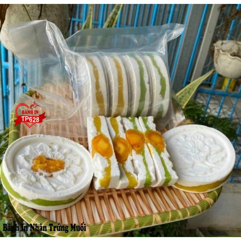 Bánh In Nhân Trứng Muối