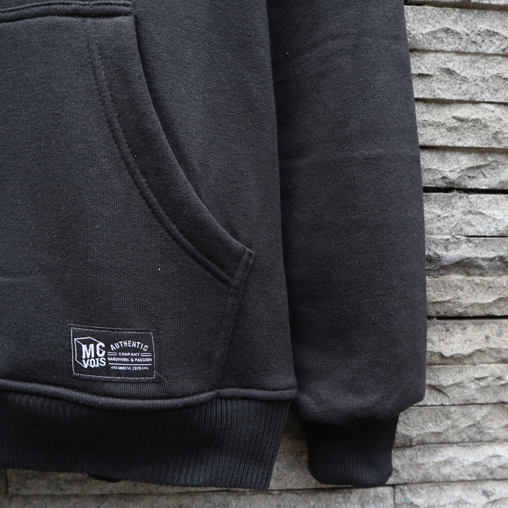 Áo Hoodie in chữ Mcvois lướt sóng | BigBuy360 - bigbuy360.vn