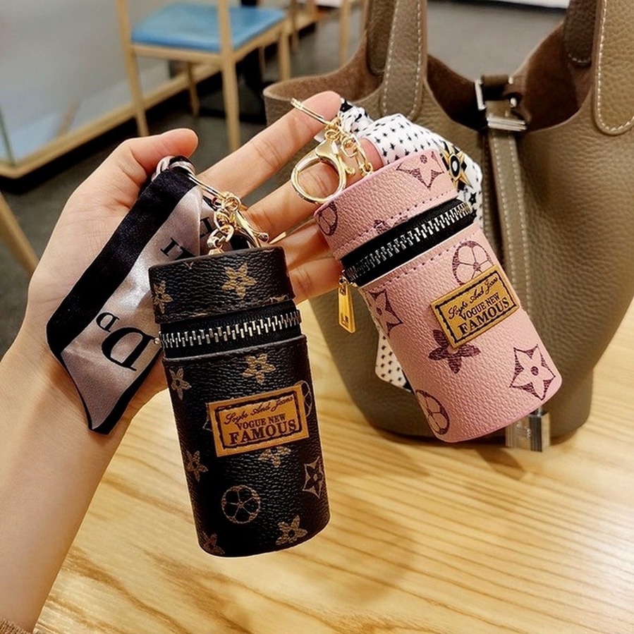 （Hàng giao ngay）tiktok Móc khóa hình túi đựng son môi mini phối hoa kiểu cổ điển
