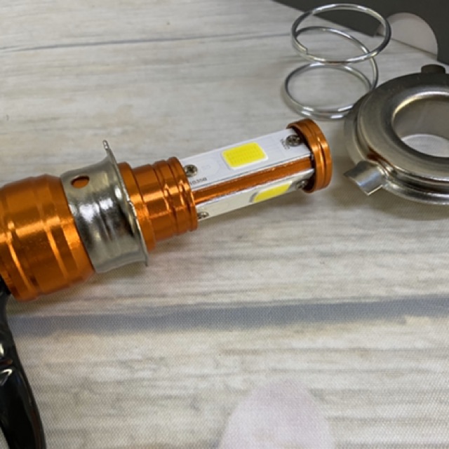 Đèn Pha led xe máy đuôi công tản nhiệt Suo Lin chân đa năng siêu sáng.