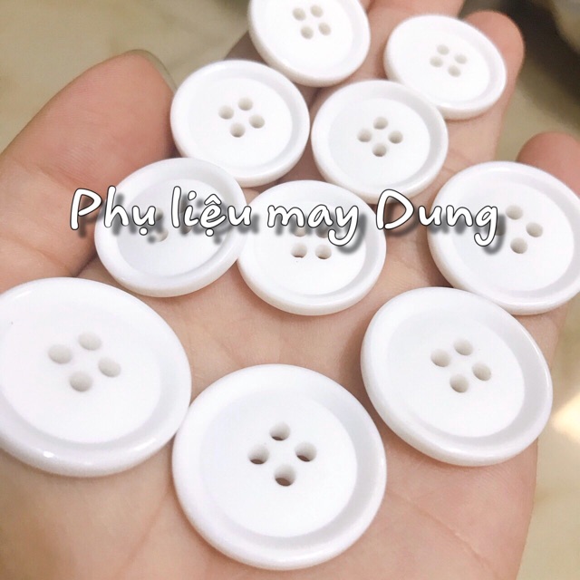 Nút 4 lỗ trắng tinh size 16,18,20,24mm