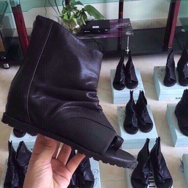 Boot bệt hở mũi