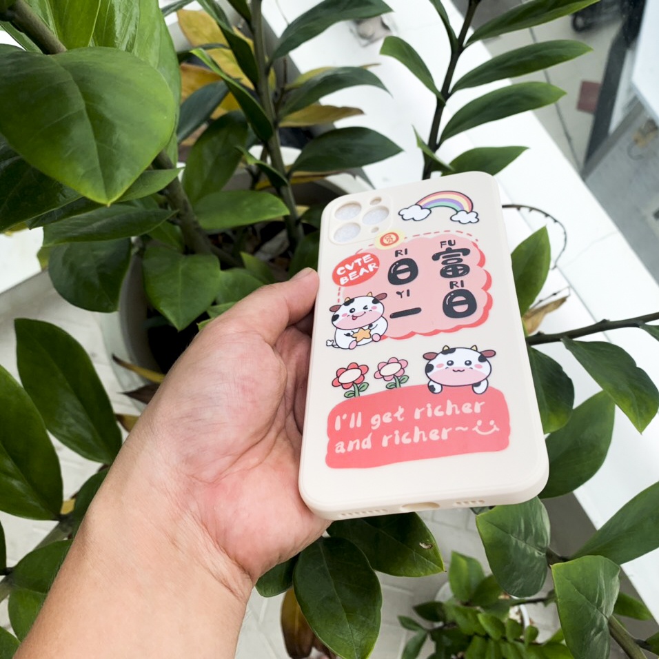 Ốp lưng iphone  cạnh vuông lỗ camera - Mẫu Bò Sữa dễ thương