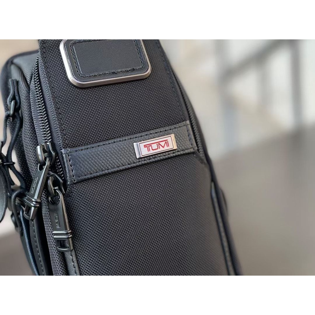 Túi đeo chéo Tumi Alpha thiết kế đơn giản hợp thời trang