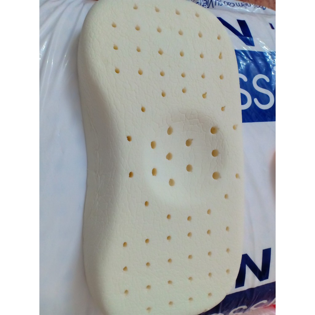 Gối nằm cao su thiên nhiên em bé Liên Á Contour 17x35x3cm, không gây kích ứng da.
