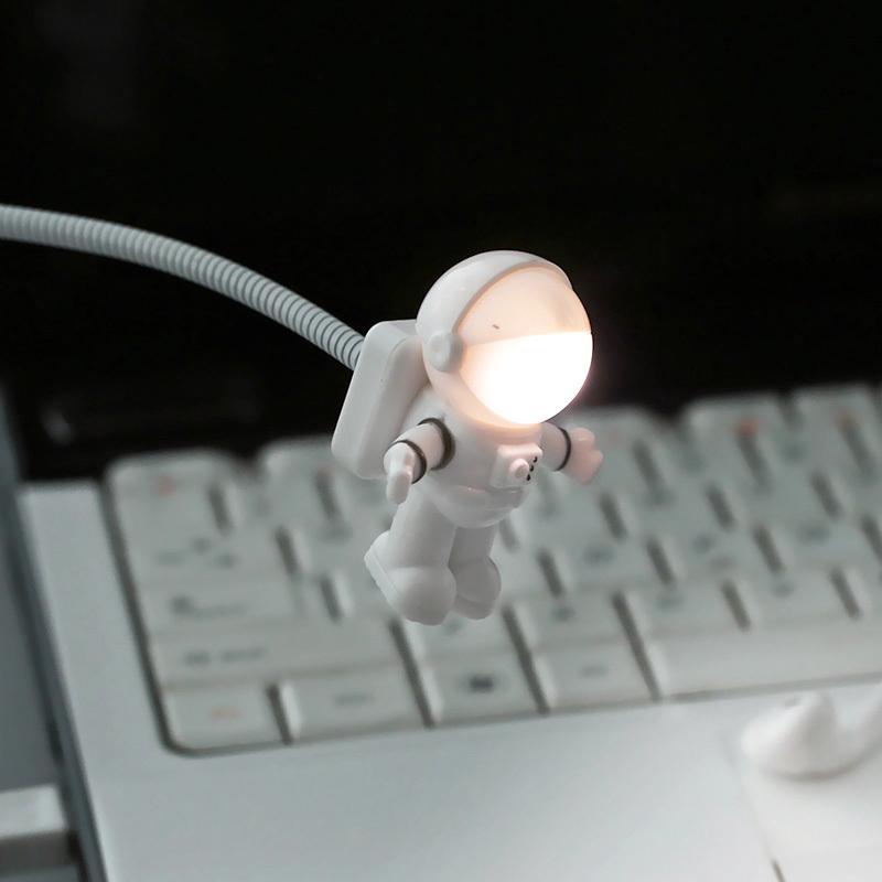 Đèn LED ngủ Winzige hình phi hành gia